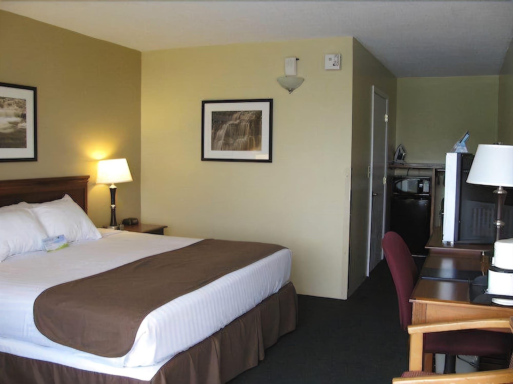 Quality Inn & Suites Vandalia Near I-70 And Hwy 51 Экстерьер фото