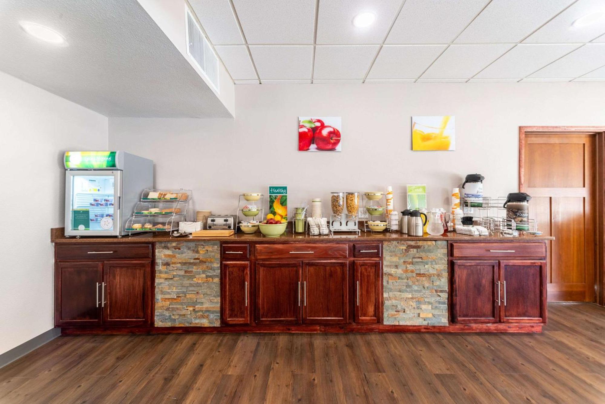 Quality Inn & Suites Vandalia Near I-70 And Hwy 51 Экстерьер фото