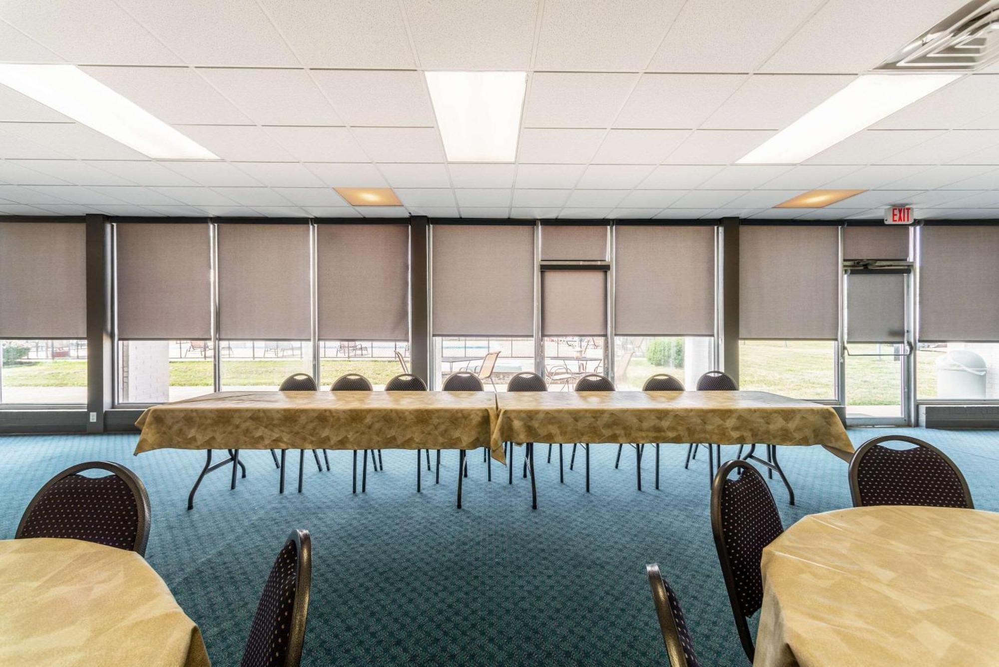 Quality Inn & Suites Vandalia Near I-70 And Hwy 51 Экстерьер фото