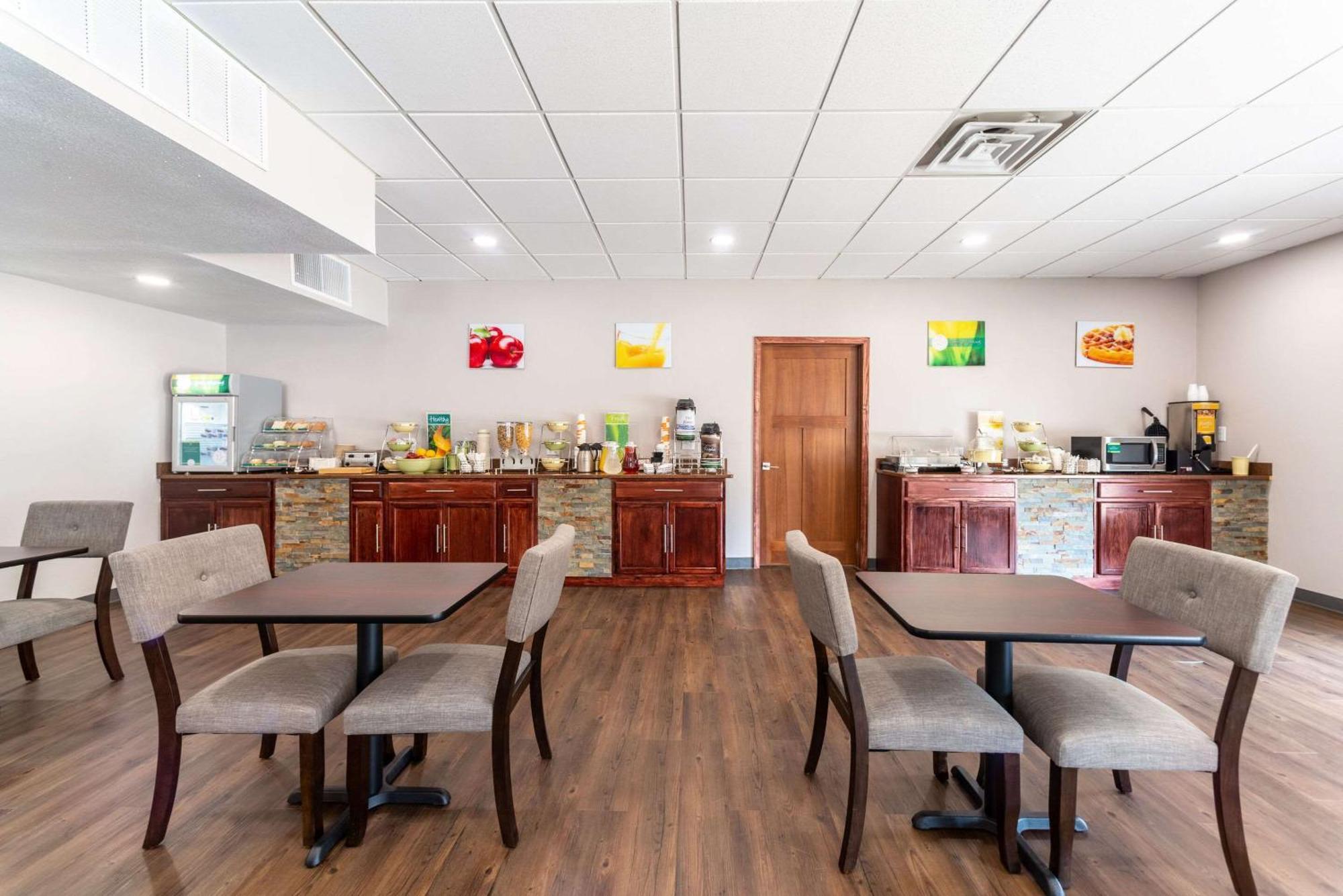 Quality Inn & Suites Vandalia Near I-70 And Hwy 51 Экстерьер фото