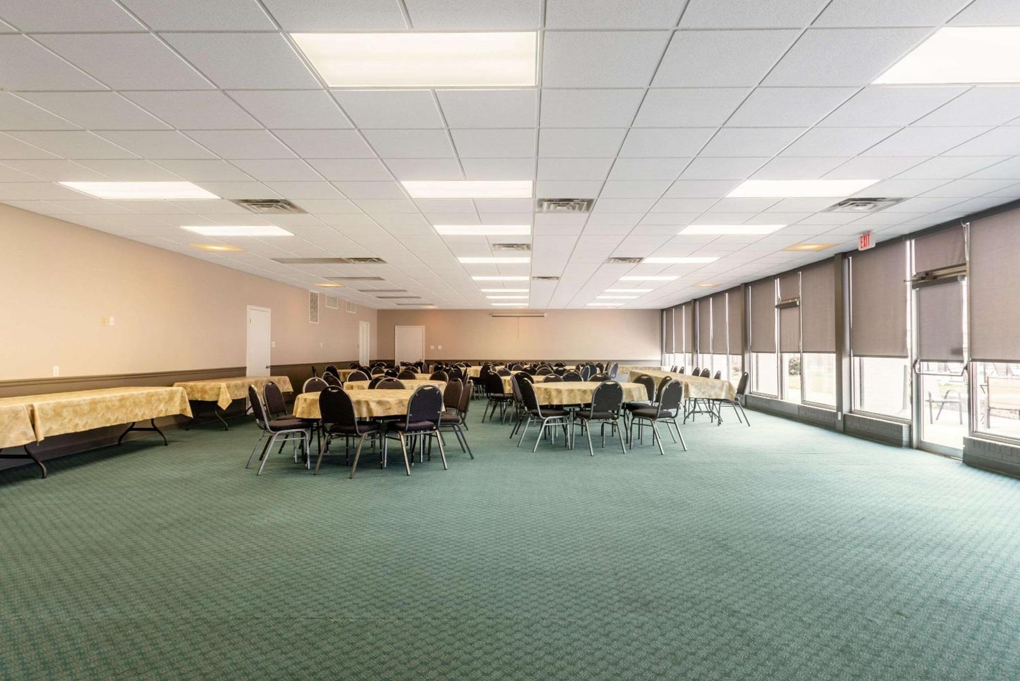 Quality Inn & Suites Vandalia Near I-70 And Hwy 51 Экстерьер фото