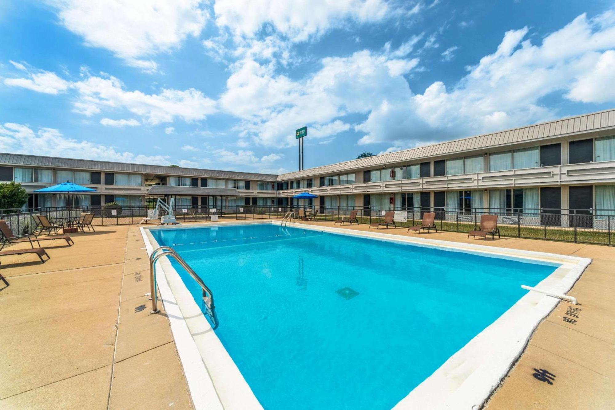Quality Inn & Suites Vandalia Near I-70 And Hwy 51 Экстерьер фото