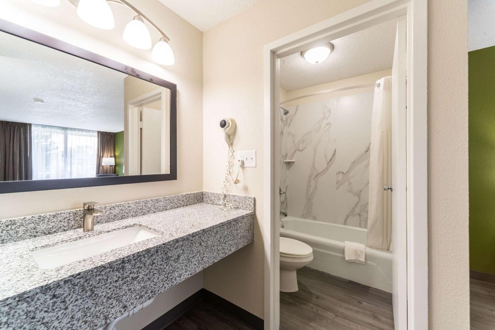 Quality Inn & Suites Vandalia Near I-70 And Hwy 51 Экстерьер фото