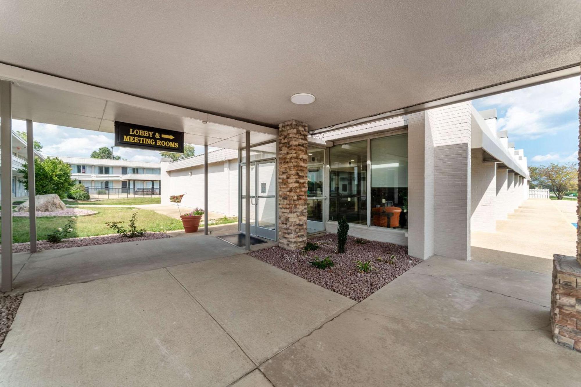 Quality Inn & Suites Vandalia Near I-70 And Hwy 51 Экстерьер фото